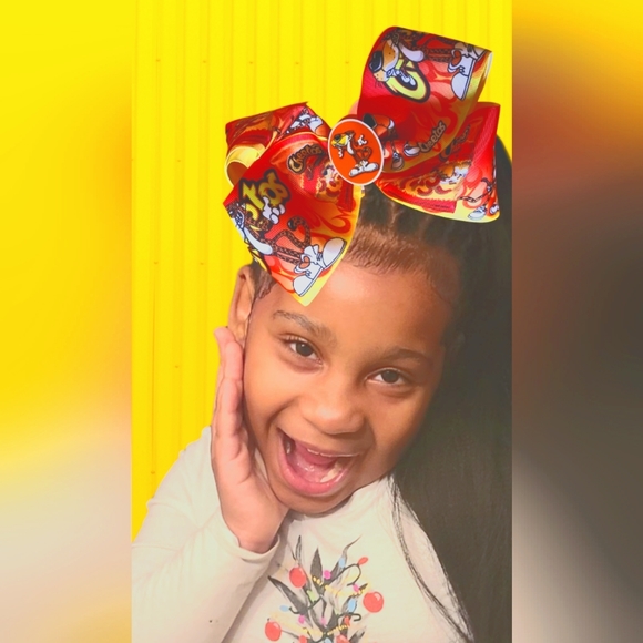 Handmade cheetohs Hairbow - Picture 2 of 2